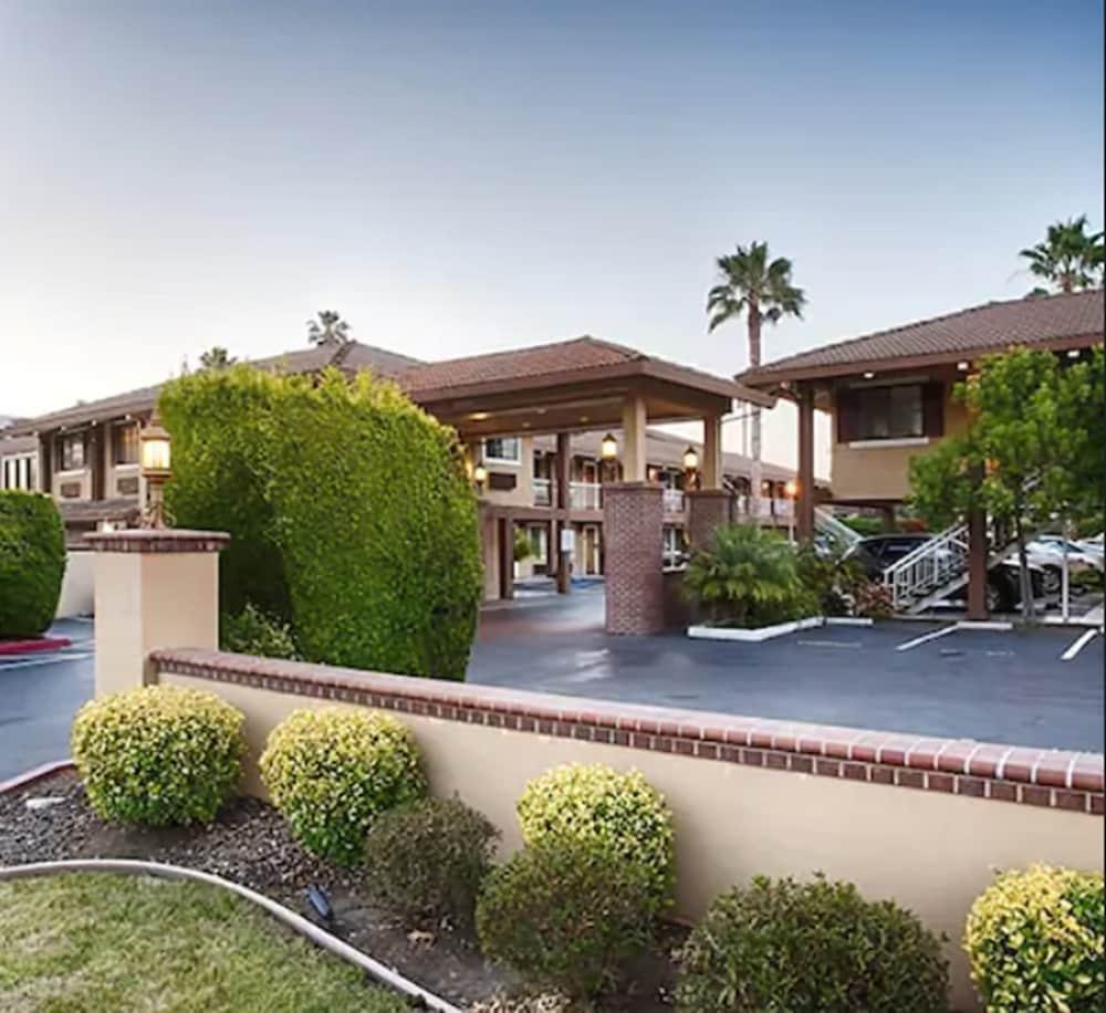 Surestay Plus Hotel By Best Western Mountain View Exterior photo
